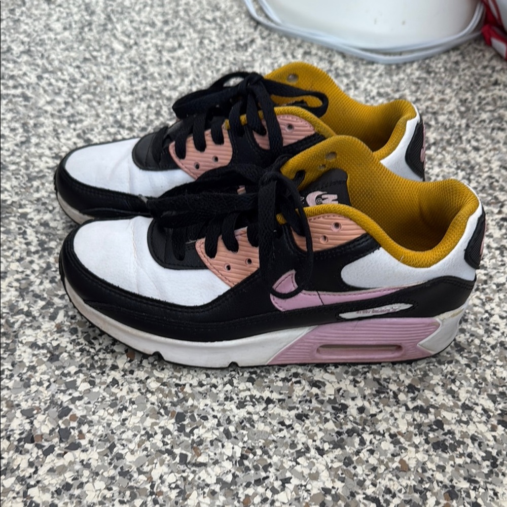 Nike Air Max-Youth 4, Women 6